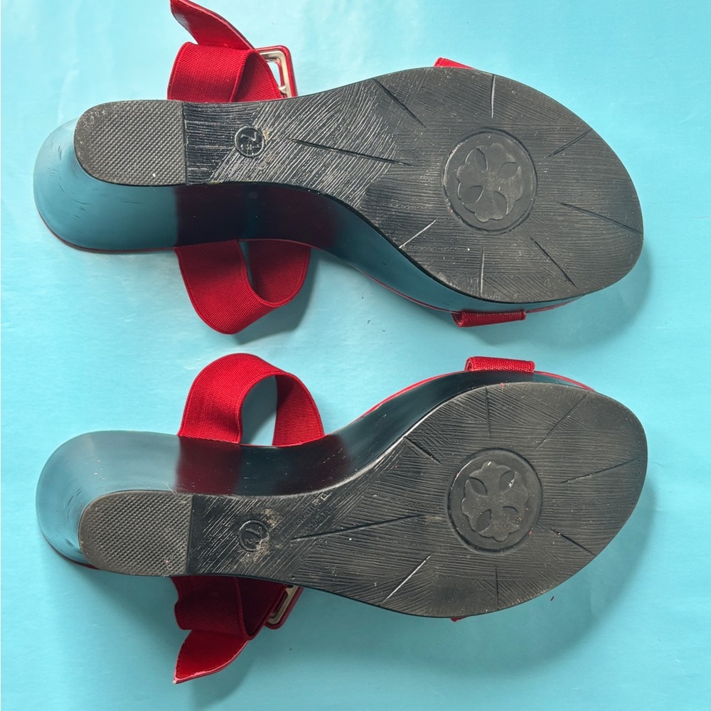 Charles By Charles David Red Patent Platform Sandals Size 7.5 - Picture 8 of 16